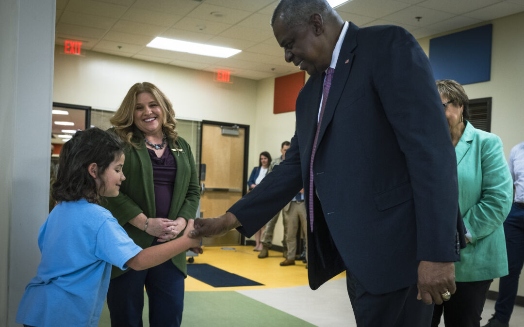 Austin Meets with Military Families at Fort Bragg